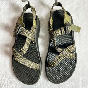 Chaco Sandals with Black and Olive Green Pattern Adjustable Straps Size 6